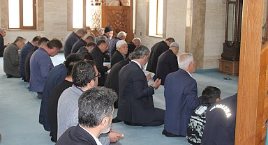 Ayla Kara ve öğrencileri Kula'da dualarla anıldı