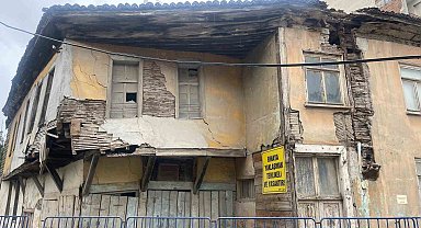 Bafra'da çökme riski taşıyan yapılar için belediyenin daha ciddi önlemler alması istendi