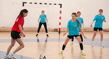 Bahar Şenlikleri futsal müsabakasıyla başladı
