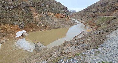Bahçesaray'da su taşkını tehlikesi