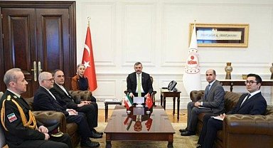 Bakan Çiftçi, İran'ın Ankara Büyükelçisi Habibullahzadeh ile bir araya geldi