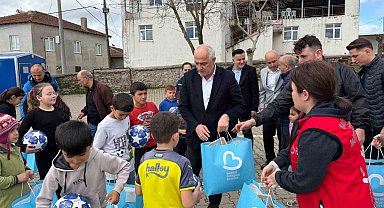 Başkan Akın'dan kırsaldaki çocuklara 23 Nisan hediyesi