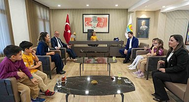 Başkan Boltaç koltuğunu devretti, çocuklar taleplerini sıraladı