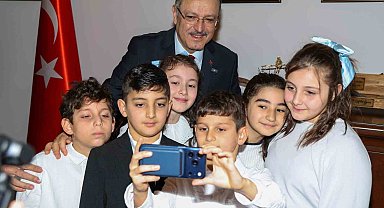 Başkan Genç, koltuğunu minik Hamza'ya devretti