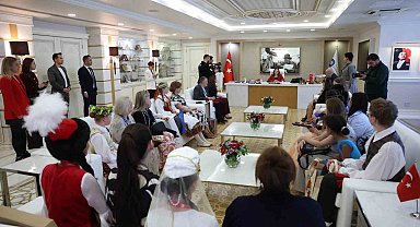 Başkan Vekili Büşra Özdemir dünya çocuklarını ağırladı