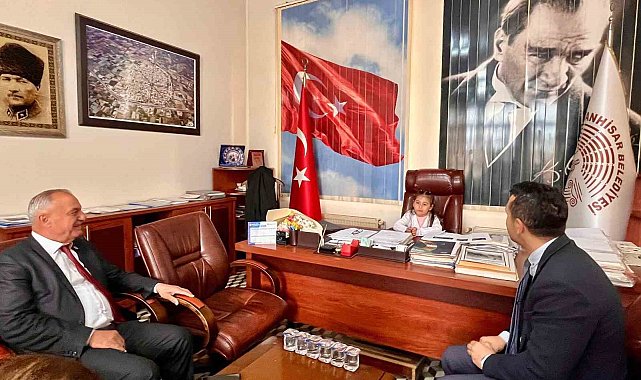 Başkan Yıldırımkaya öğrencileri makamında ağırladı