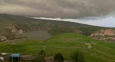 Batman'da sağanak sele neden odu, AVM girişinde tavan çöktü