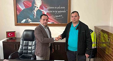 Belediye personelinin bulduğu 17,5 gram altın sahibine teslim edildi