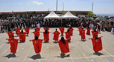 Besni'de 23 Nisan coşkusu