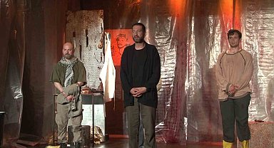 Beyoğlu Emniyet Müdürlüğü polis teşkilatı için sahnelenen 'Maskeliler' oyunu ilgi gördü