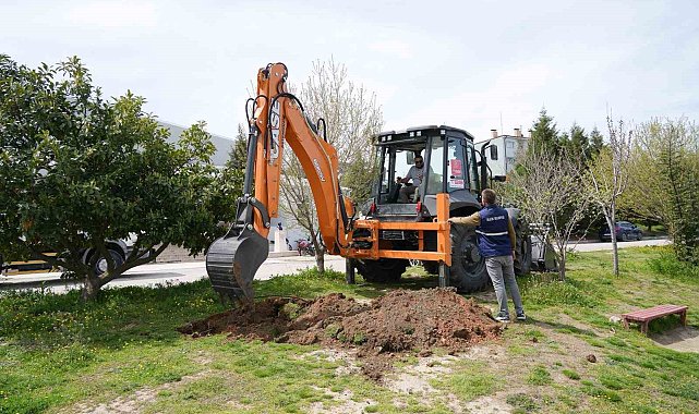 Bilecik Belediyesine hibe edilen kepçe ilk kez okulda kullanıldı
