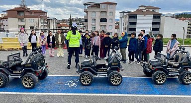Bilecik'te öğrencilere uygulamalı trafik eğitimi