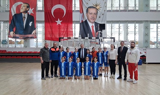 Bilecik'te Okul Sporları Hentbol Küçük Kızlar Yarı Final Grup Müsabakaları başladı