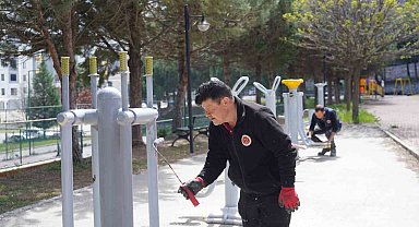 Bilecik'te park ve oyun alanlarına yeni kameriyeler yerleştirildi