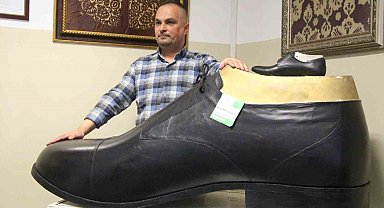 Bolu'da Türkiye'nin en büyük giyilebilir ayakkabısı üretildi: Tam 222 numara
