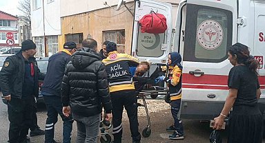 Boşanma aşamasında olduğu eşini dört yerinden bıçaklayıp eve kilitledi