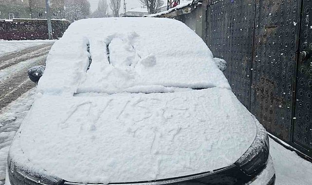 Bulanık'ta nisan ayında kar sürprizi