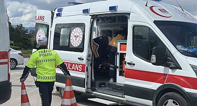 Burdur'da otomobil ile motosiklet çarpıştı: 2 yaralı