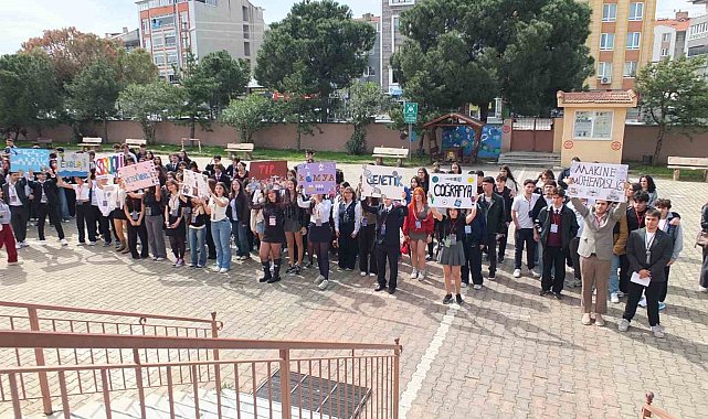 Burhaniye' de çalıştay öğrencileri akademisyenlerle buluşturdu