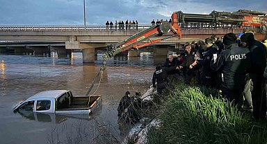 Bursa'da akıntıya kapılan araçtan acı sonuç: Sürücünün cansız bedeni bulundu