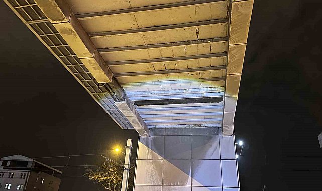 Bursa'da faciaya ramak kala, ağır demir aracın önüne düştü