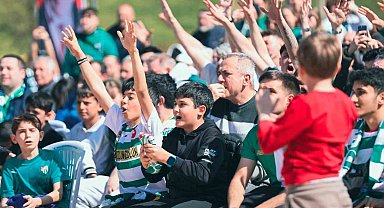 Bursa'da yeşil-beyaz coşku dev ekrana taşındı