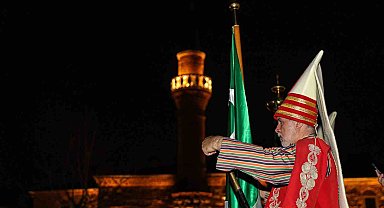 Bursa'nın 700 yıllık destanı ışık gösterisiyle anlatıldı