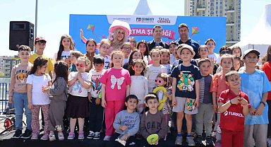 Çekmeköy'de gökyüzü çocukların bayramına sahne oldu