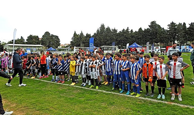 Çeşme'de U9 Futbol Festivali Coşkusu