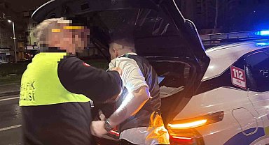 Ceza yiyen alkollü sürücü ekiplere önce 'teşekkür' etti, sonra zorluk çıkardı