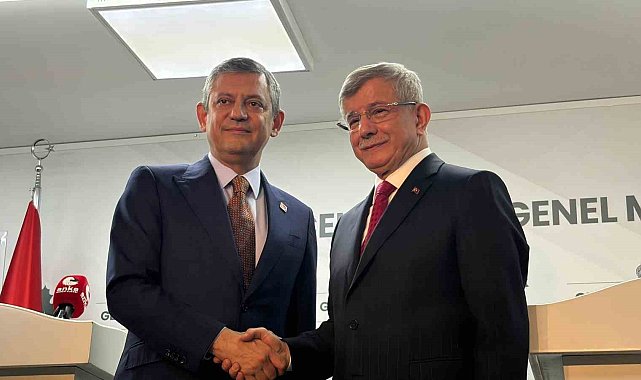 CHP Genel Başkanı Özel: "Türkiye'de Davutoğlu'nun Başbakanlığı döneminde çok kritik bir süreç yaşandı"