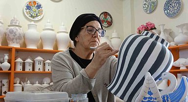 Çini, kadınların ellerinde hayat buluyor