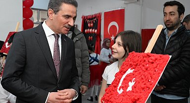 Çocuklardan anlamlı "bayrak" vurgulu çalışma