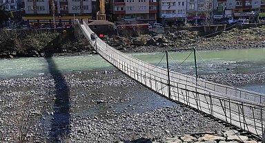 Çoruh Nehri üzerindeki asma köprüler tarihe meydan okuyor