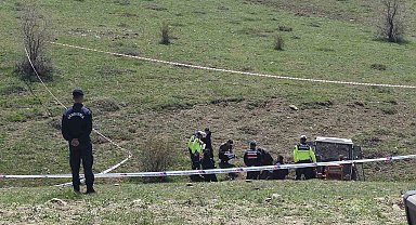 Çorum'da traktör dere yatağına devrildi: 1 ölü, 3 yaralı