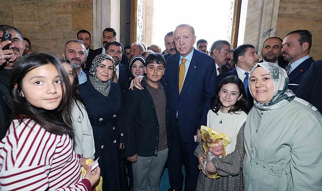Cumhurbaşkanı Erdoğan: "Türkiye Cumhuriyeti Devleti sıradan bir devlet değildir. Hiçbir güç Türkiye ve Türkiye Cumhurbaşkanı'na parmak sallayamaz"