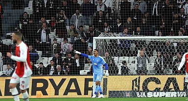 Devis Vasquez, ilk maçında kalesini gole kapadı