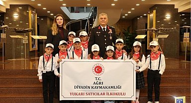 Diyadinli öğrenciye 23 Nisan'da unutulmaz görev