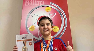 Dünya birincisi 4. sınıf öğrencisi Kerem'in hedefi Cahit Arf gibi bilim insanı olmak