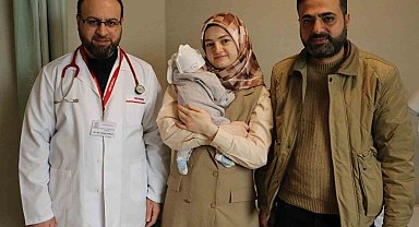 Dünyada 5 binde bir görülüyor: Yemek borusu kapalı doğan bebek, ameliyat ile sağlığına kavuştu