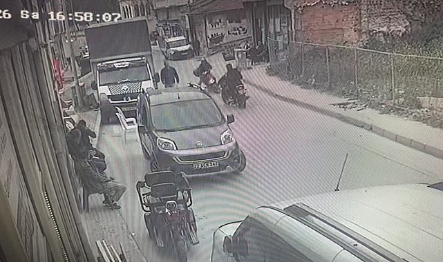 Edirne'de iki motosikletin çarpıştığı kaza kamerada: 1 yaralı
