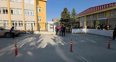 Edirne'de lisede turnikeli güvenlik sistemi