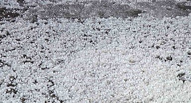 Elazığ'da dolu etkili oldu