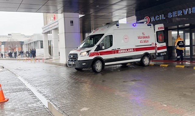Elazığ'da inşaat iskelesi çöktü: 4 işçi yaralandı