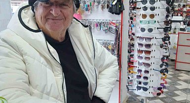 Emekli öğretmen evinde ölü bulundu