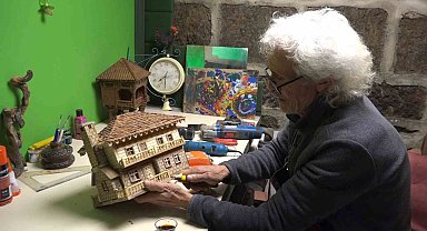 Emekli olduktan sonra yaptığı ahşap maket evler beğeni topluyor