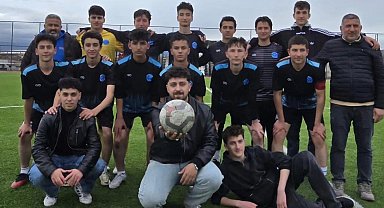 Erzincan Fen Lisesi futbol takımı il birincisi oldu
