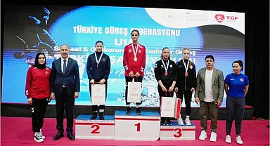 Erzincanlı güreşçilerden Türkiye Şampiyonası'nda çifte başarı