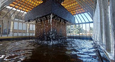 Erzurum'da "dört mevsim" bir arada: Bir yanda kar esareti, bir yanda Palandöken'de kayak, bir yanda parklarda bahar keyfi, bir yanda buz tutan şadırvanlar