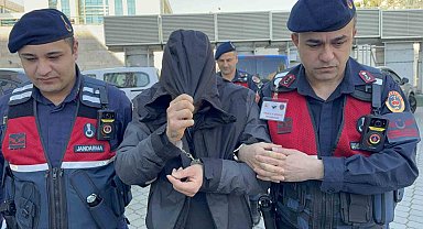 Evinde kokain, uyuşturucu hap ve esrar ele geçti